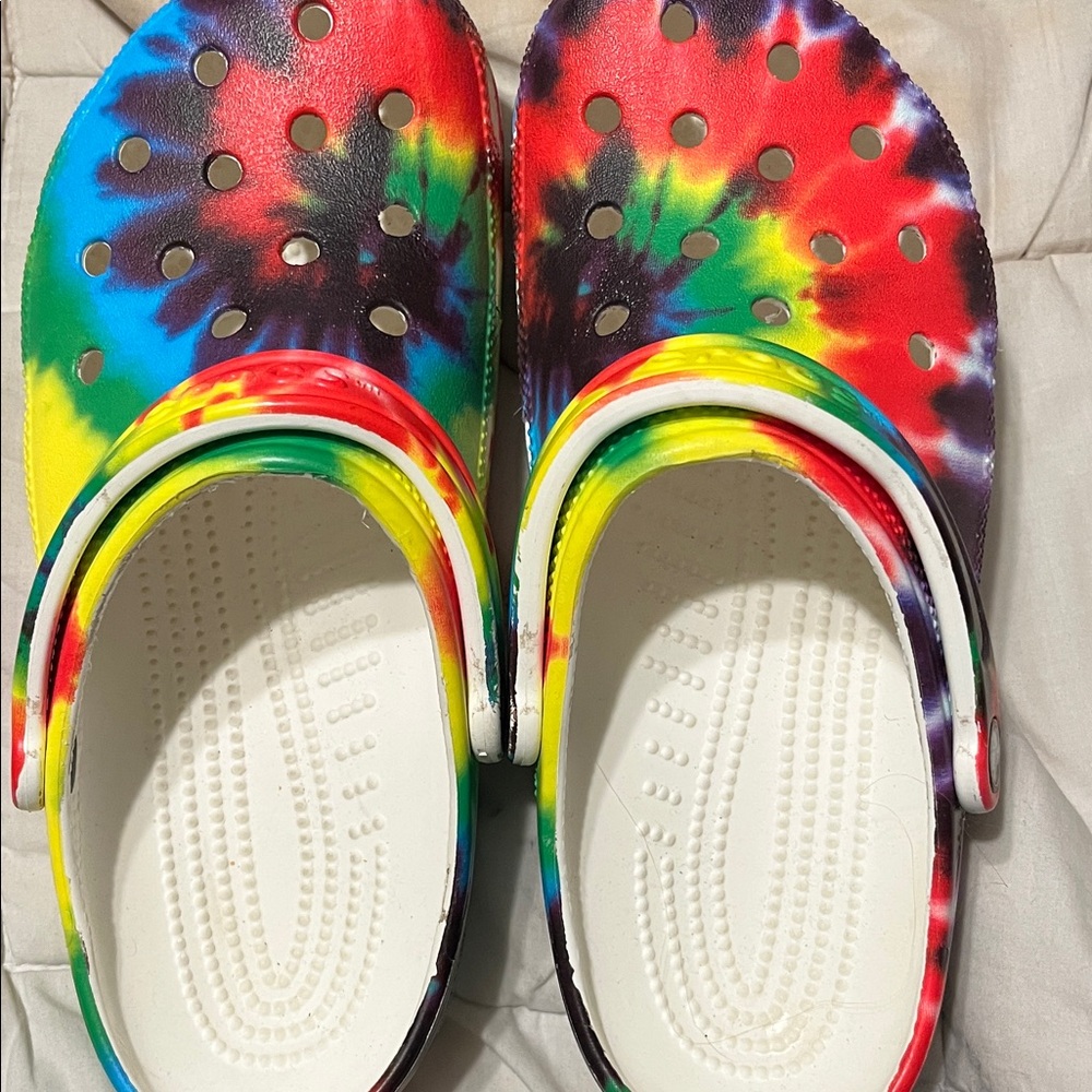 CROCS women’s Tie-Dye Sandals - Multicolor